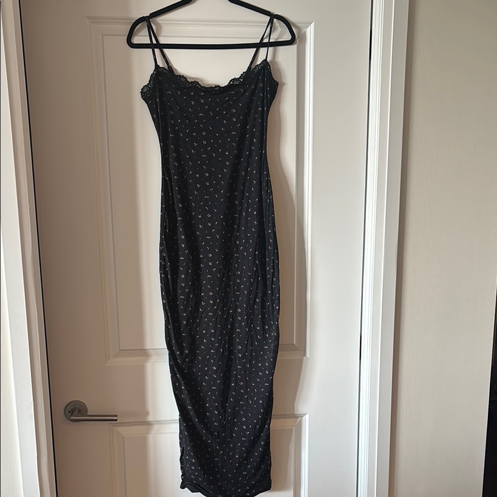 Skims Onyx Rosebud Fits Everybody Lace Maxi Dress - Size M